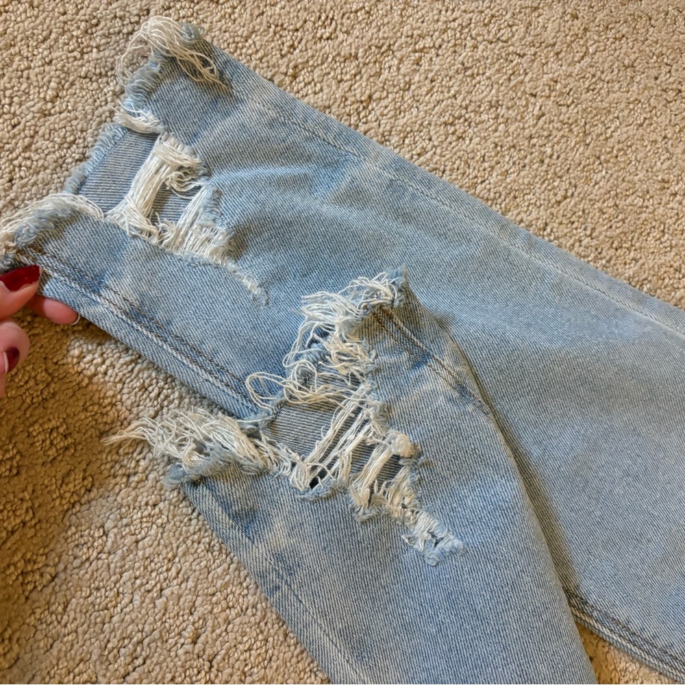 NWOT AE High Rise Mom Jeans - Picture 3 of 8